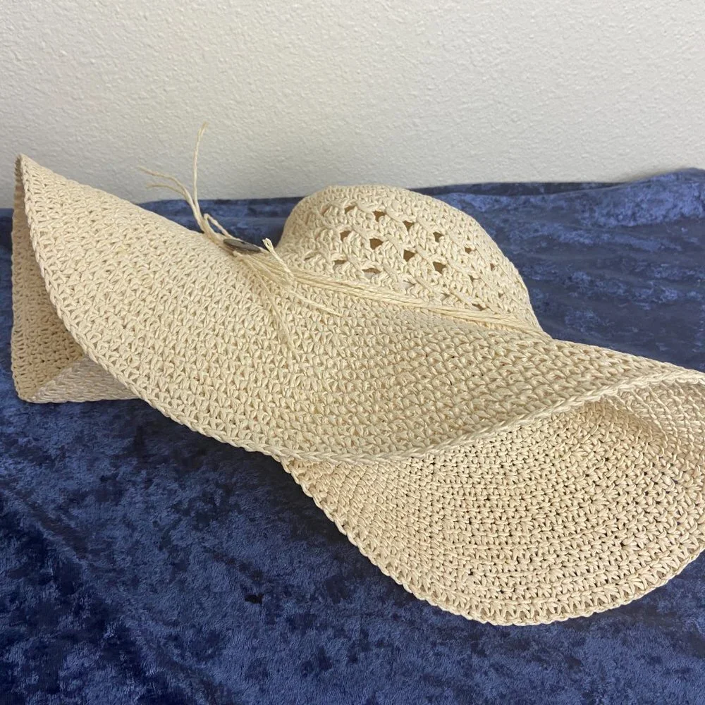 Cappelli Straworld Ivory Floppy Sun Hat  Folds up Travel Sz 22.5
